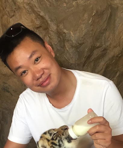 Jordan Phan Marinelli, Réflexologue aux Angles