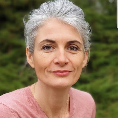 Marie Ryckebusch Cardinal Hypnose Ericksonienne, EMDR, Tarologie, Hypnose Régressive, Thérapie, Phobie, Addiction, Stress, Hypnothérapeute à Fontainebleau