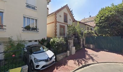 Marie Gullí Demarre, Praticien de Médecine Alternative à Châtillon