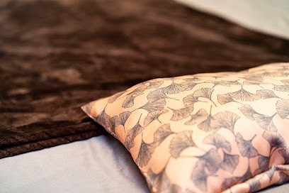 Emmanuelle Baron | Praticienne De Shiatsu - Massage énergétique à L’huile - Soin Du Visage, Praticien de Médecine Alternative à Montreuil