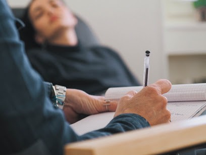 Lydie Calpe - Hypnose, Hypnothérapeute à Bourgoin-Jallieu