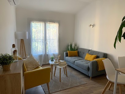 Sarah Prioux - Praticienne Naturopathe - Réflexologue Plantaire, Praticien de Médecine Alternative à Mouans-Sartoux