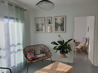 Cécile LAGINHA - Accompagnement holistique, sophro-énergétique et soins énergétiques, Praticien de Médecine Alternative à Petit-Mars