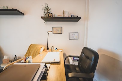 Marie Sainglas, Hypnothérapeute, Hypnothérapeute à Bréviandes