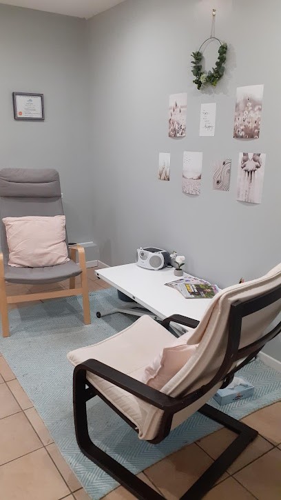 Amandine Touzeau, Thérapeute. Psychopraticienne & Sophrologue. Spécialisée Dans L'accompagnement Des Enfants., Praticien de Médecine Alternative à Surgères