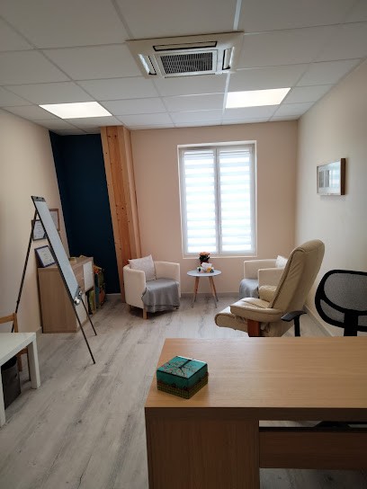 Eliane Cossais, Sophrologue, Praticien de Médecine Alternative à La Roche-sur-Yon