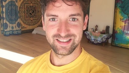 Florian PIRES - Masseur et Coach, Praticien de Médecine Alternative à Plougonvelin