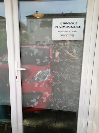 SOPHROLOGUE EYSINES Magali PITOU De VASSELOT, Praticien de Médecine Alternative à Eysines