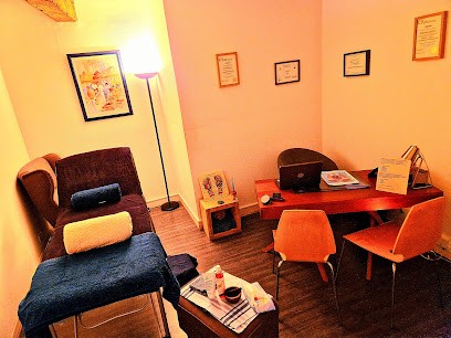 Dounia AJRHAOU Réflexologue Certifiée à Lyon, Réflexologue à Lyon 01