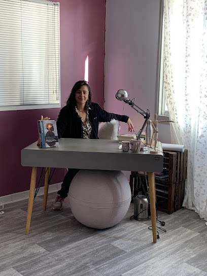 Bienveilleusement Vôtre. Karine Vronne, Praticien de Médecine Alternative à Lyon 05