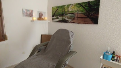 Marie-Isabelle Dufour- Isabessences- Praticienne En Soins Naturels Diplômée D'Etat- Fleurs De Bach- Réflexologue, Praticien de Médecine Alternative à Voiron