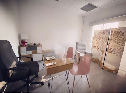 Nakahashi Erika, Hypnothérapeute à Bastia