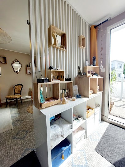 Mère Veilleuse d'Âme, Praticien de Médecine Alternative à Bellevigny