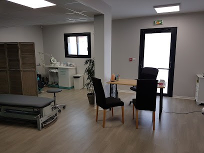 Christine Bascunana - Naturopathe - Iridologue - DU de Phytotherapie et Aromathérapie de la faculté de Médecine de Nice, Praticien de Médecine Alternative à Cotignac