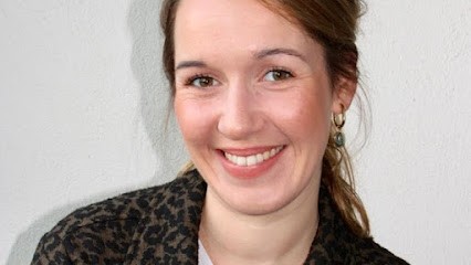 Charlotte GARNIER - Sophrologue certifiée RNCP - Bourg-la-Reine, Praticien de Médecine Alternative à Bourg-la-Reine