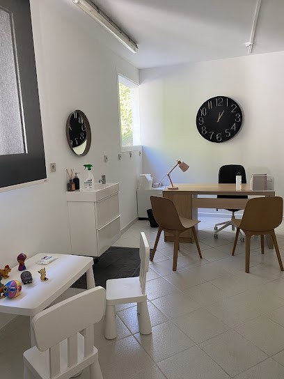 MISTRAL LAURIE HYPNOTHERAPEUTE, Hypnothérapeute à Châteauneuf-les-Martigues