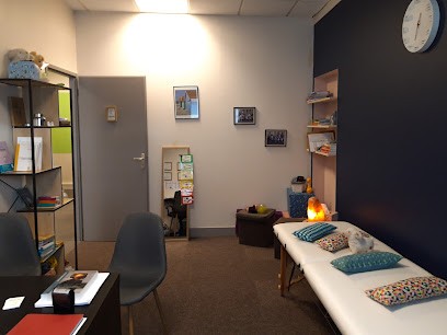 Charlotte GRENIER | Hypnothérapeute analyste et éducatrice en mouvements réflexes, Hypnothérapeute à Albigny-sur-Saône