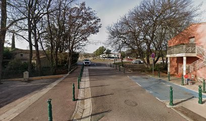 Salviani Oliva Helene - Praticienne en hypnose Ericksonienne, Hypnothérapeute à Châteauneuf-le-Rouge