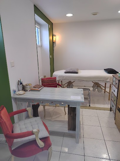 Renault Fanny / Thérapeute En Soins Holistiques / Psycho-Corporel-Émotionnel, Praticien de Médecine Alternative à Châtelaillon-Plage