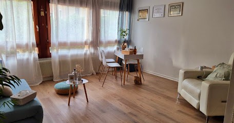 Cécile Pommery - Sophrologue, Praticien de Médecine Alternative à Évian-les-Bains