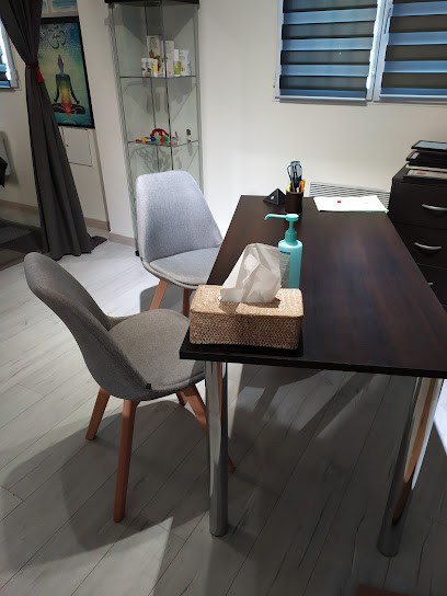 Eva Daguzan-Gestion du stress- Auriculothérapie-Equilibre énergétique-SuJok-Electro Neuro Stimulation, Praticien de Médecine Alternative à Istres