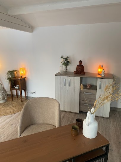 Cécile Heck - Naturopathe - Fertilité, Endométriose, SOPK, PMA, Cycle Féminin - Massage Grossesse - Drainage Lymphatique, Praticien de Médecine Alternative à Logelheim