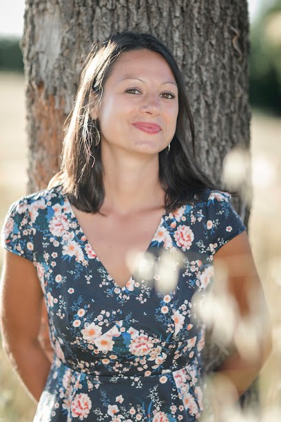 Marie COLLARD Hypnothérapeute Ericksonienne, Infirmière Puéricultrice, Consultante en Parentalité, Hypnothérapeute à Saint-Cannat