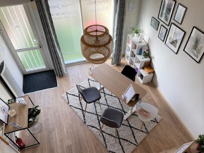 Coralie Jouin (EI) Reflexologue Magnétiseur Rebouteux Naturopathe, Praticien de Médecine Alternative à Château-d'Olonne