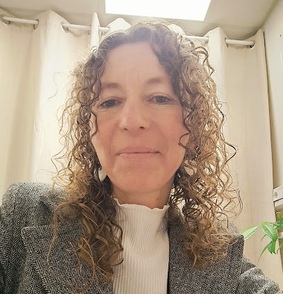 Elise Buisson -Réflexologie Plantaire - Magnétiseur Guérrisseur- Naturopathie -Fleurs De Bach, Réflexologue à Agde