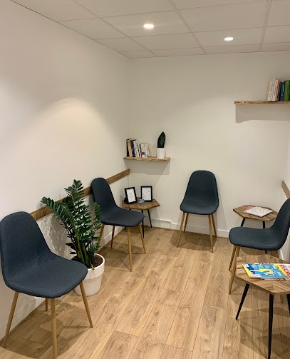 Sarah NOWAKOWSKI - Cabinet Réflexe Santé Annecy - Réflexologue RNCP & Acupression, Réflexologue à Cran-Gevrier