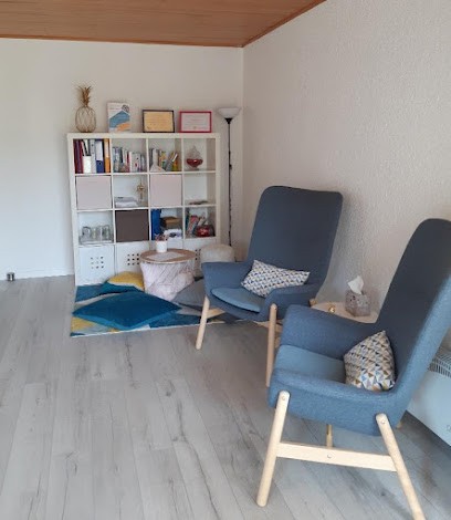 Karine MARTINEZ | Psychopédagogie | Hypnose Thérapeutique, Hypnothérapeute à Seyssins