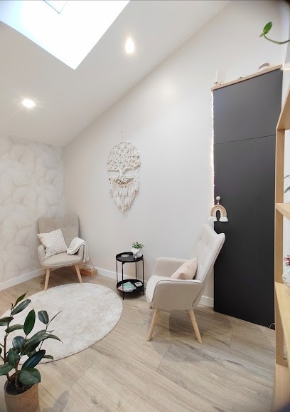 Charlotte Huvelin Sophrologue certifiée RNCP / Energéticienne, Praticien de Médecine Alternative à Treize-Vents