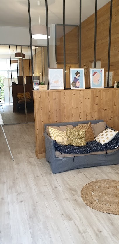 Stéphanie Marquet- THERAPEUTE - Psycho-praticienne- Spécialisée dans la parentalité - sophro-analyste., Praticien de Médecine Alternative à Saint-Péray