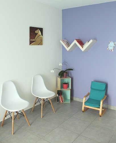 Amandine Henry Masseuse-Energéticienne, Praticien de Médecine Alternative à Sourcieux-les-Mines