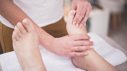 Deva N Sens - Yveline MARTIN - Masseur Réflexologue - À Domicile à Paris, Réflexologue à Paris 19