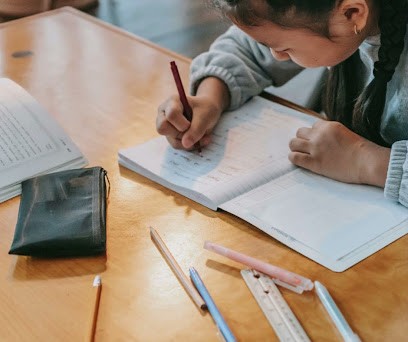 Virginie Lecard - Toujours Plus Libre - Réflexes Archaïques & Hypnose - Reims, Praticien de Médecine Alternative à Reims