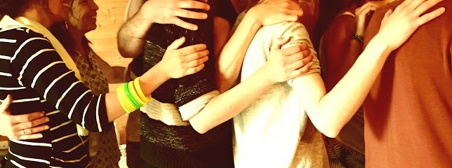 Manon Escoffier - Constellation Familiale - art thérapie, Praticien de Médecine Alternative à Eygliers