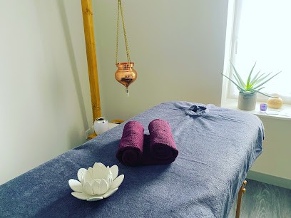 Emilie Perrichon - Praticienne en Ayurvéda et Massothérapeute, Praticien de Médecine Alternative à Saint-Martin-en-Haut