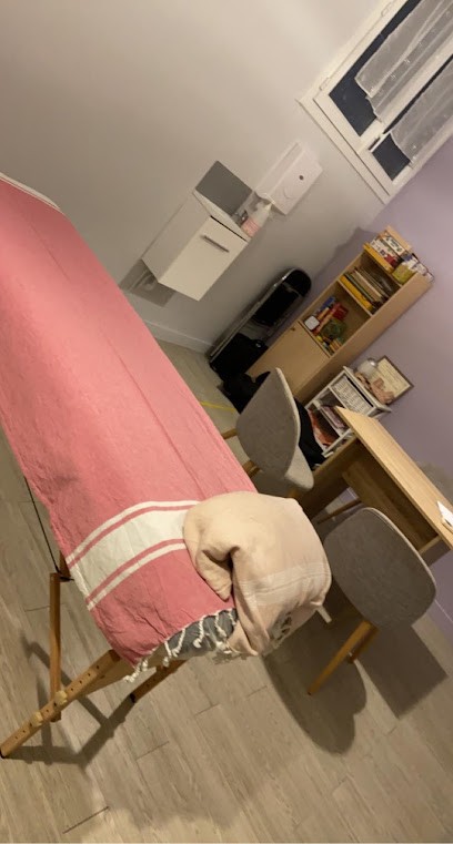 Brodin Amandine, Praticien de Médecine Alternative à Sens