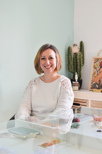 Audrey Fernandes - Kinésiologue Certifiée, Praticien de Médecine Alternative à Massieux