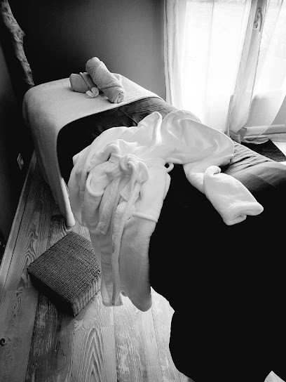 My Body Happiness. Spécialisée dans la gestion de la douleur et du stress., Réflexologue à Oléac-Debat