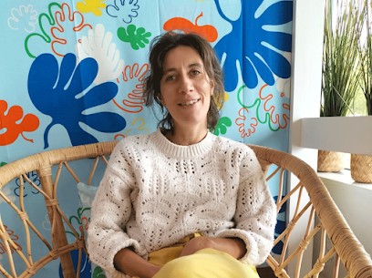 Jessica Houssin Thérapeute psycho-énergéticienne et praticienne en hypnose spirituelle, Praticien de Médecine Alternative à Montreuil