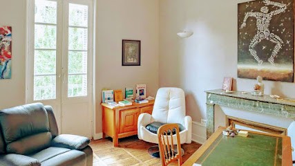 Hypnose Ericksonienne - Maxime Caillé, Hypnothérapeute à Périgueux