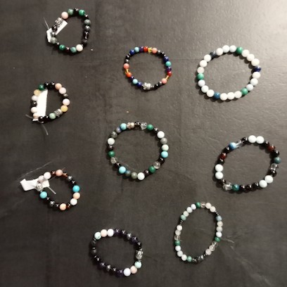 L'arbre à soyn-h, Praticien de Médecine Alternative aux Herbiers