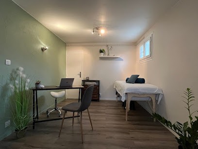 Michèle Giraud - Naturopathe ･ Réflexologue ･ Massages, Praticien de Médecine Alternative à Ternay