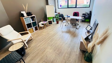 Amélia Lepieszko - Hypnothérapie (EI) L Hypnose Roanne & PNL L Hypnotherapeute Roanne, Hypnothérapeute à Roanne