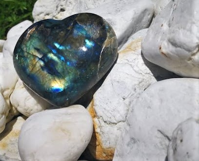 Énergéticienne / CélineLARRONDE Magnétisme&Litho&Energies Magnétiseuse-Lithothérapeute-Coupeur de feu, Praticien de Médecine Alternative à Bayonne