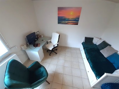 Salma Sophrologue, Praticien de Médecine Alternative à Valsonne