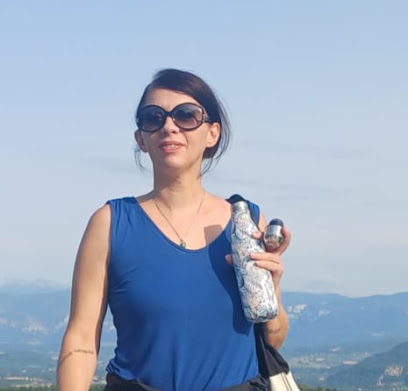 Cendrine, Naturopathe Spécialisée En Magnétisme Curatif Praticien De Médecine Alternative à Manduel