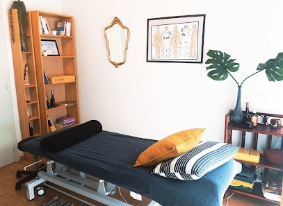 Doriane PROVANSAL - Naturopathe, Apithérapeute, Réflexologie Plantaire, Magnétisme et Massage KOBIDO et lymphatique à Toulon, Praticien de Médecine Alternative à Toulon